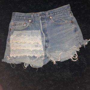 Vi n t a g e    Levi’s cutoffs